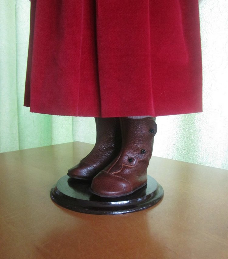 Фарфоровая кукла Ева - "реверанс позапрошлому веку"