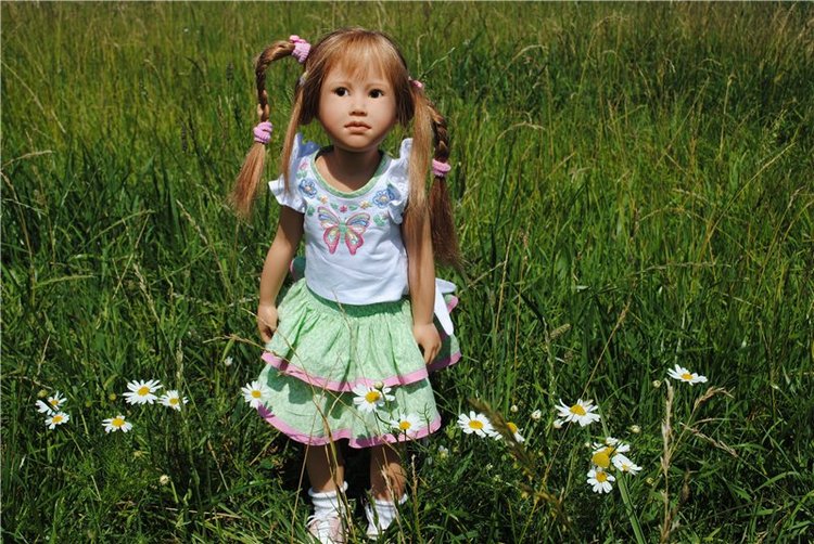 Летняя прогулка милой девочки Паулы Heidi Plusczok