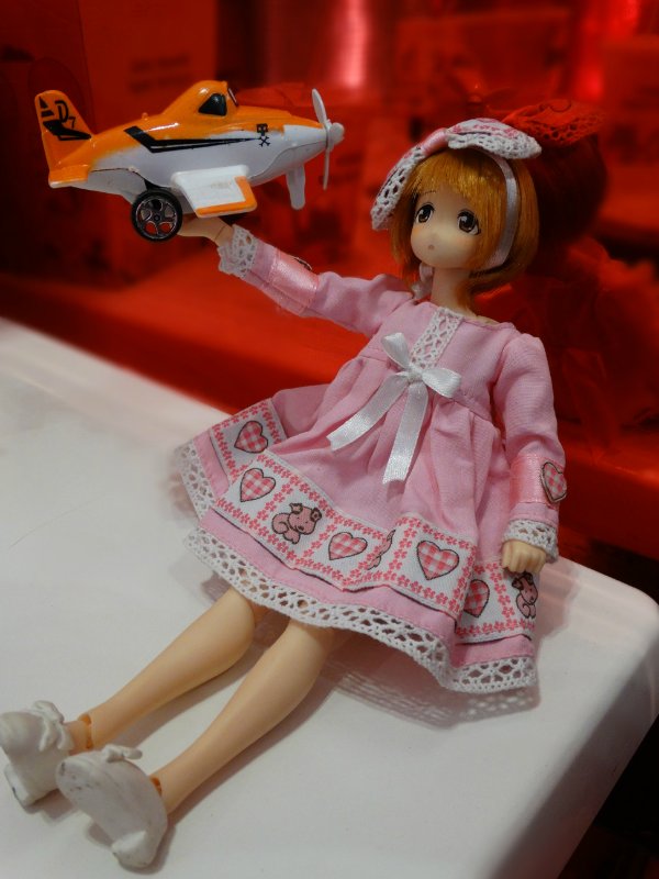 Дюймовочка в сказочном саду