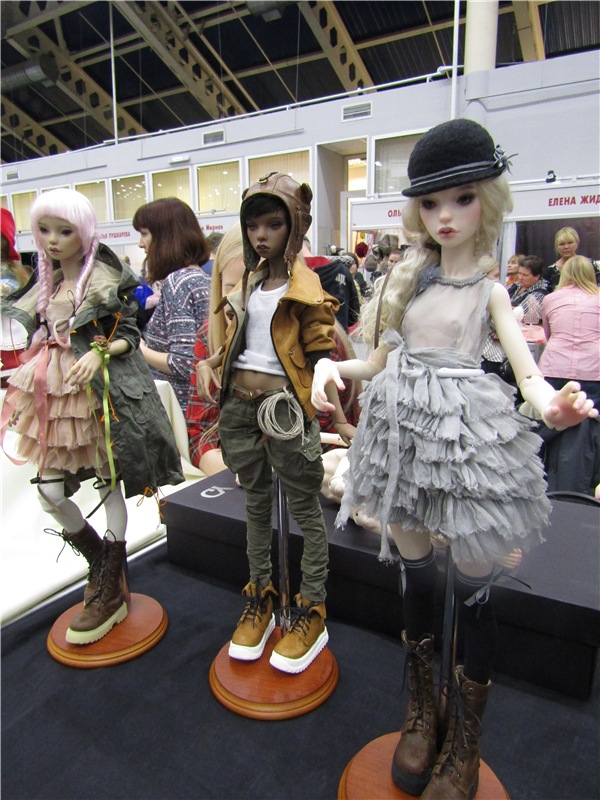 Тишинка, октябрь 2016. Куклы. Начинается выставка с лестницы. Фотобзор | Бэйбики Тишинка, октябрь 2016. Куклы. Начинается выставка с лестницы. Фотобзор (фото 10)