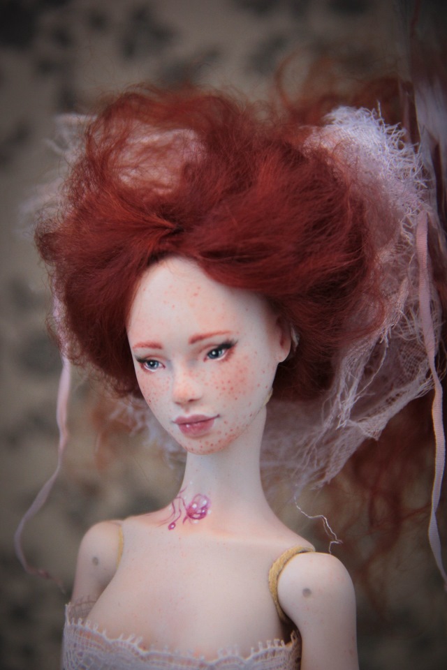 Мия. Фарфоровая шарнирная куколка (фото 6)