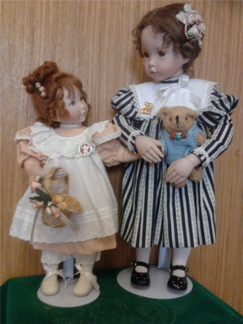 Эмили и девочка с персиками от Дианы Эффнер