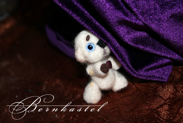 Мишка Топси. Авторская игрушка валянием из шерсти Бернкастель