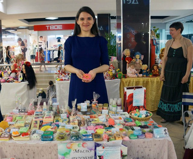 Небольшая выставка кукол на Благотворительном фестивале г. Абакан, 2016 (фото 6)