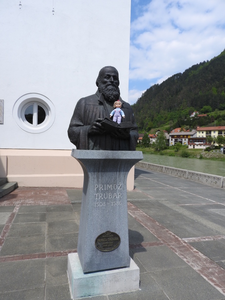 Словения, Светланка и маленький «герой» в одном ботинке