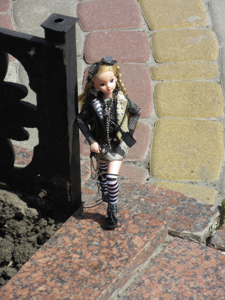 Первое мая. Сложно быть бунтарем, когда ты - милая девочка (фото 10)