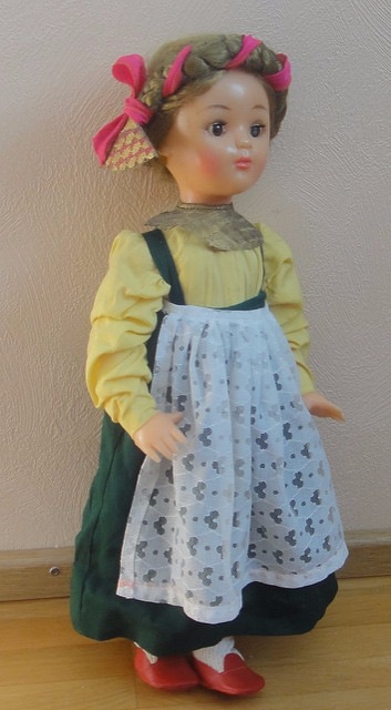 Фабрика 8 марта и серия "Куклы в старинных костюмах русских губерний"