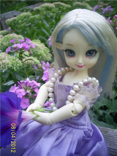 Миюки, Doll leaves