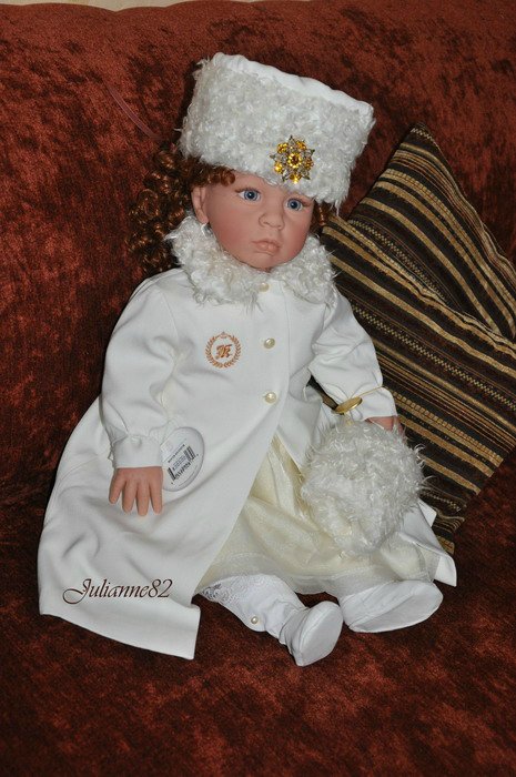 Middleton Doll: "Winter Splendor" из серии L'Innocence автор Ева Хеланд и кудряшка "С Днем Рождения, Тедди!"