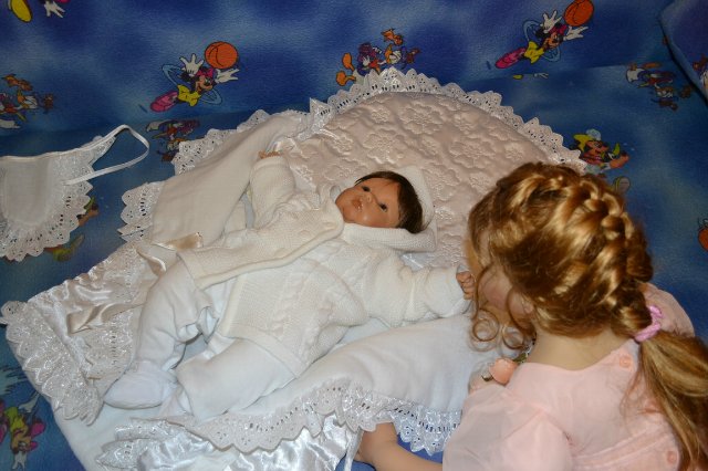 А у Гвэн появилась сестренка (или братик)