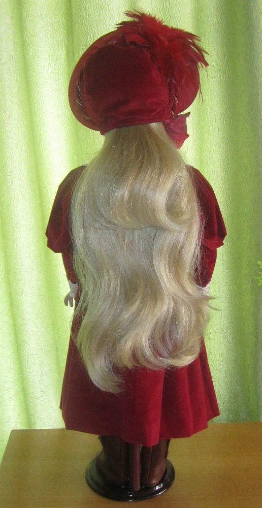 Фарфоровая кукла Ева - "реверанс позапрошлому веку"