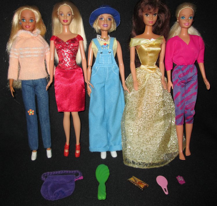 «Эффект насмотренности» или 200 фирменных кукольных нарядов | Бэйбики «Эффект насмотренности» или 200 фирменных кукольных нарядов