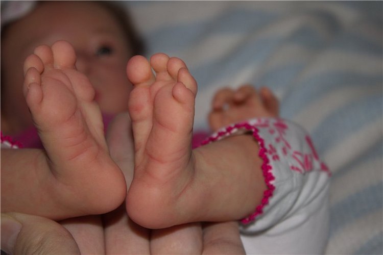 Маленькая пуговка Аделиночка