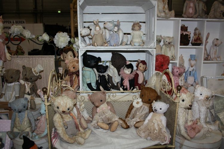 Выставка кукол, мишек тедди, кукольных домиков и миниатюры в Нидерландах. Продолжение