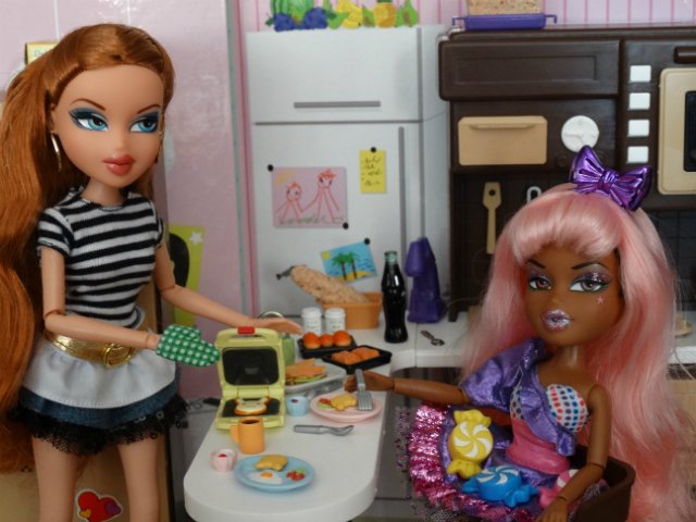 Посиделки на кухне | Бэйбики Посиделки на кухне — Куклы Bratz (Братц) и Moxie Girlz: MGA (фото 4)