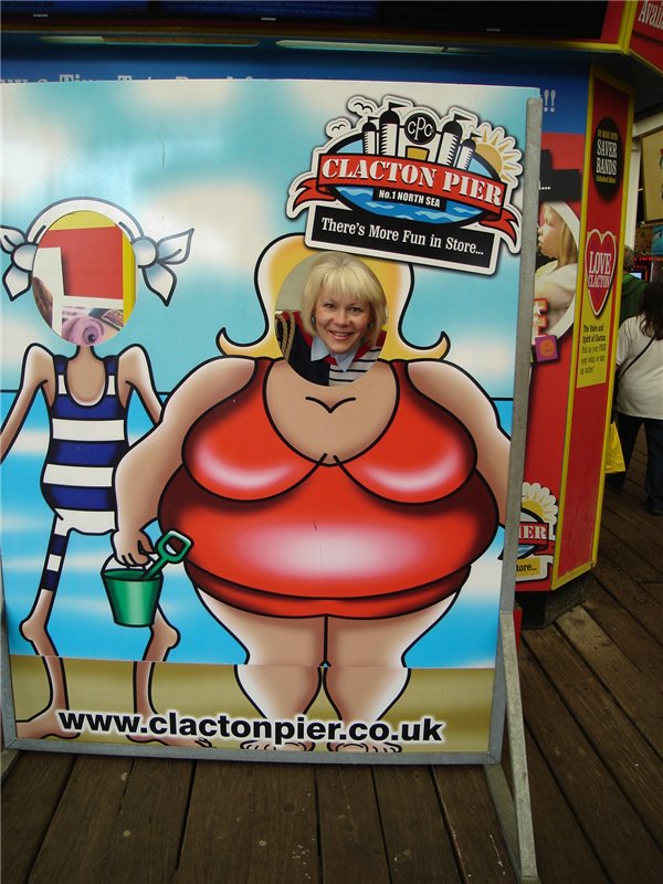 Кла́ктон-он-Си́ курортный городок около моря