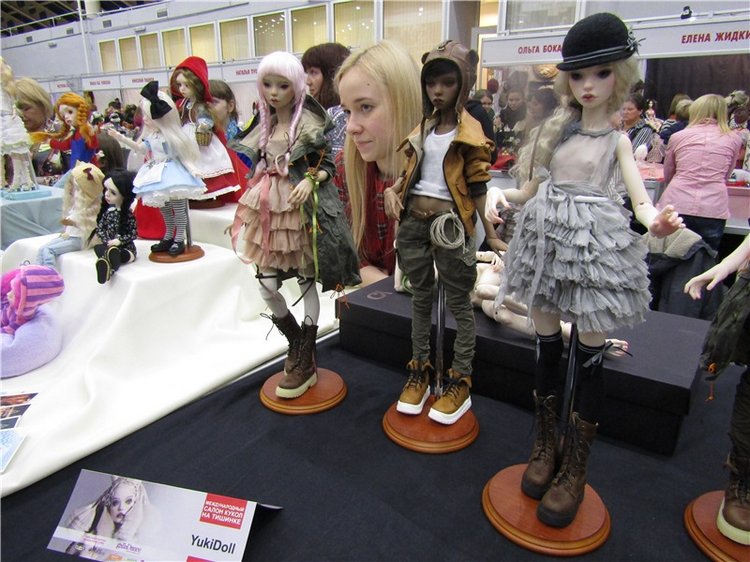 Тишинка, октябрь 2016. Куклы. Начинается выставка с лестницы. Фотобзор | Бэйбики Тишинка, октябрь 2016. Куклы. Начинается выставка с лестницы. Фотобзор (фото 9)