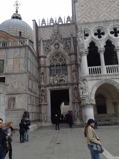 Приключения Минуш в Италии [Часть 2] Венеция -"Волшебный город на волнах, мечты высокой воплощенье"