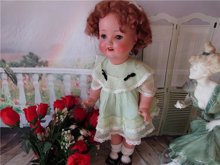 Две куклы Sonnenberg - две сестры. Этюд в салатовых тонах