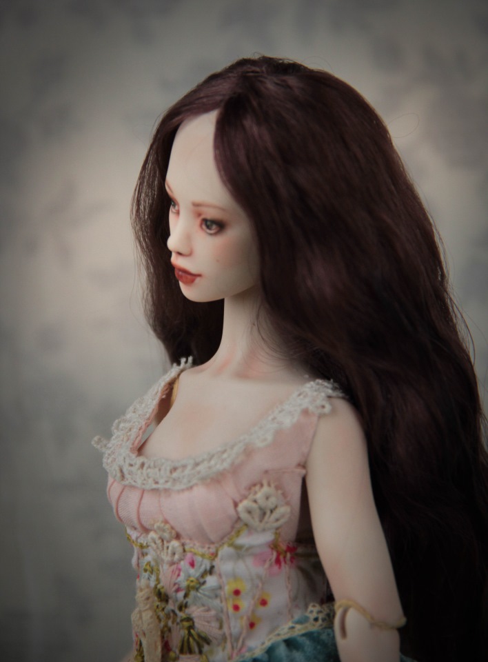 Бэлль. Фарфорова шарнирная красавица