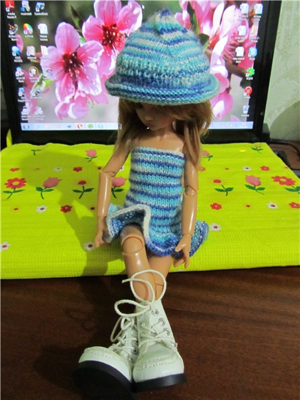 Маленькая девочка ищет своё солнышко (фото 5)