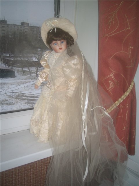 Невеста со старинного портрета - BEBE BRU от Patricia Loveless (фото 8)