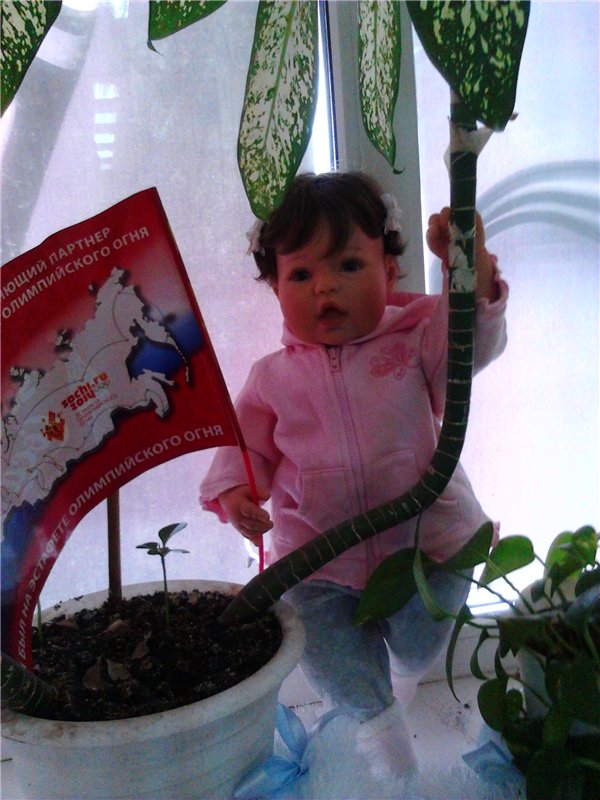 Наша любопытинка Катюшка lee Middleton у мамы на работе