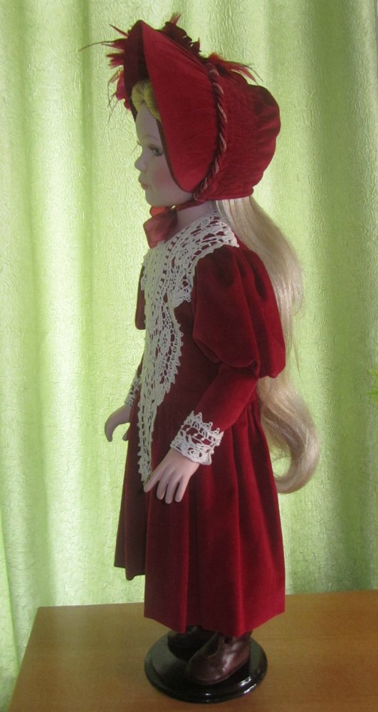 Фарфоровая кукла Ева - "реверанс позапрошлому веку"