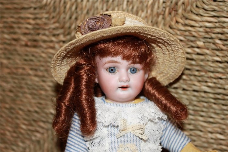 Подарок для антикварной куколки Марсельки