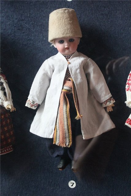 Антикварные куклы в музее барона Штиглица