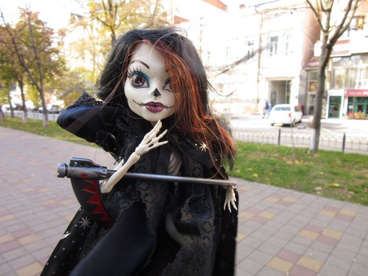 Незнакомка с черном и с косой, или Смертушка тоже хочет дружить