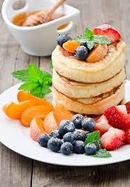 Вкусные у бабушки блинчики-оладушки. С маслом и с вареньем, со сметаной съем я (фото 9)