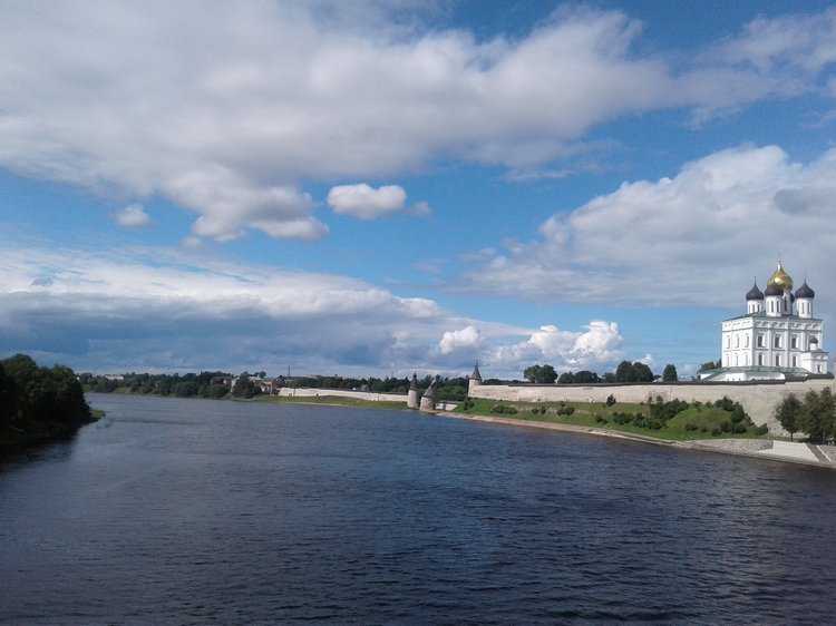 Псков: из лета в лето. Прогулки по городу и куклы