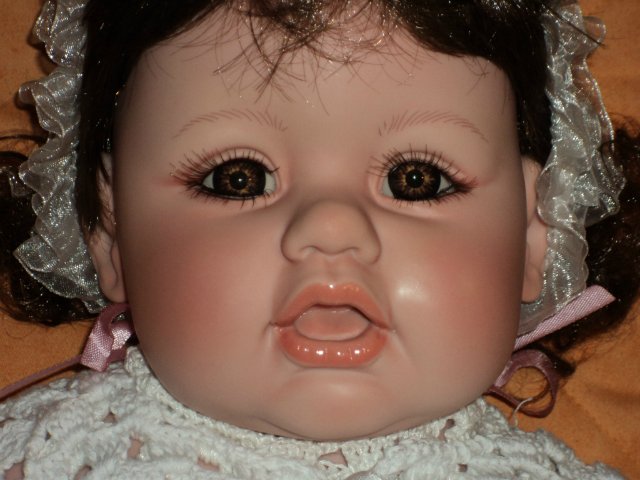 Толстый пончик Стася. Кукла "Hear Me Roar" от FayZah Spanos