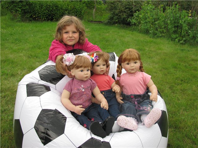 Мои лапушки на даче. Девчонки Мидлтошки на отдыхе