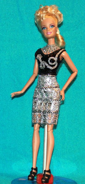 Серебро и черное - мода в нашем куклодоме (фото 8)