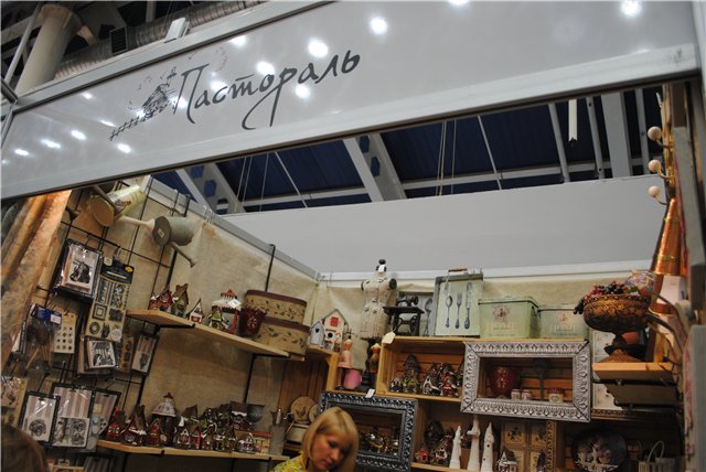 Выставка на Тишинке "Атмосфера творчества". Октябрь 2014. Пройдемся по первому этажу выставки