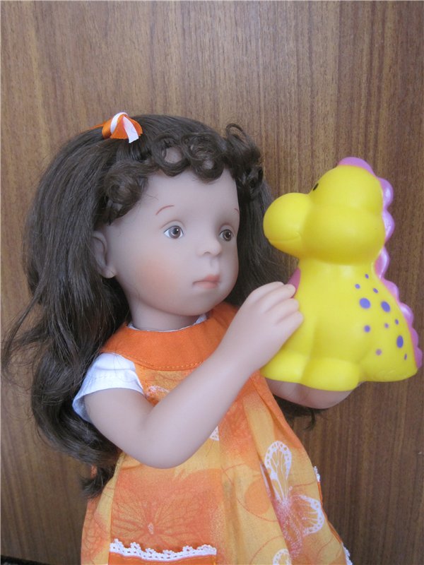 Куколки с рисованными глазками – Элли (Элен от Звернадзе) и Тата (Кати Круз)