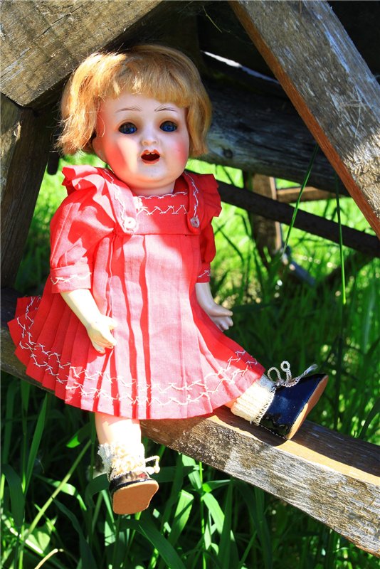 Характерная куколка от Heubach Koppesldorf (фото 3)