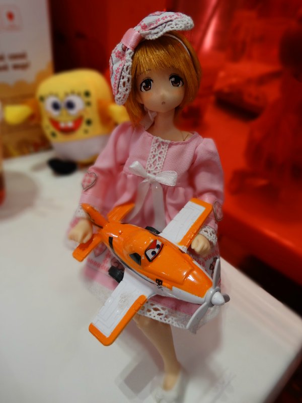 Дюймовочка в сказочном саду