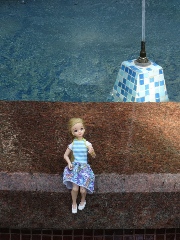 Всё я делаю с Хеленой...и диплом получаю тоже :)