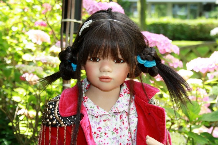 Солнечный денек в саду. Часть третья - Лилит и Анна Лу