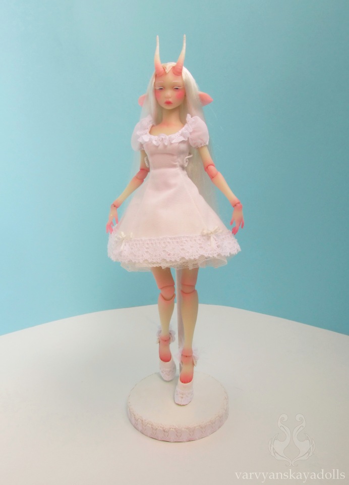 Дева по имени Неонилла. Авторская шарнирная кукла (фото 5)