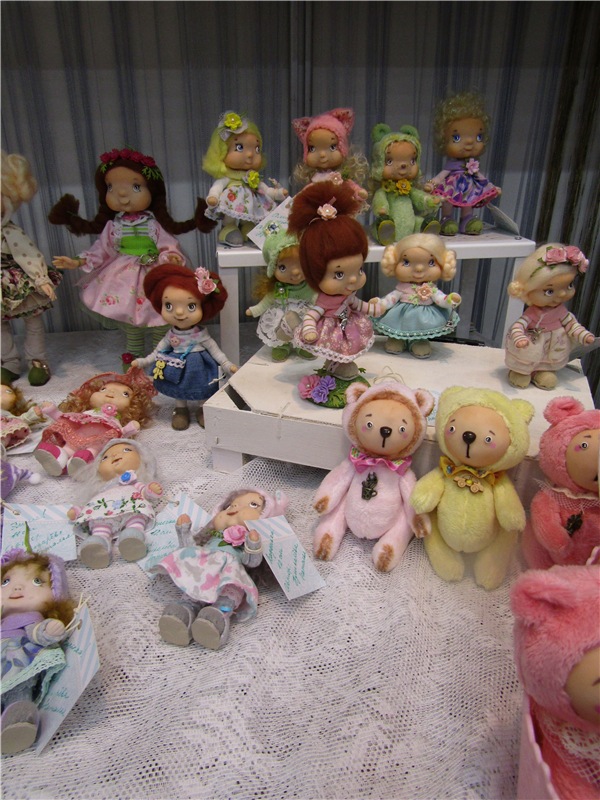 Зелененький он был... По следам выставки кукол на Тишинке 2016. В преддверии выставки «Hello Teddy» 1-4 декабря 2016 | Бэйбики Зелененький он был... По следам выставки кукол на Тишинке 2016. В преддверии выставки «Hello Teddy» 1-4 декабря 2016