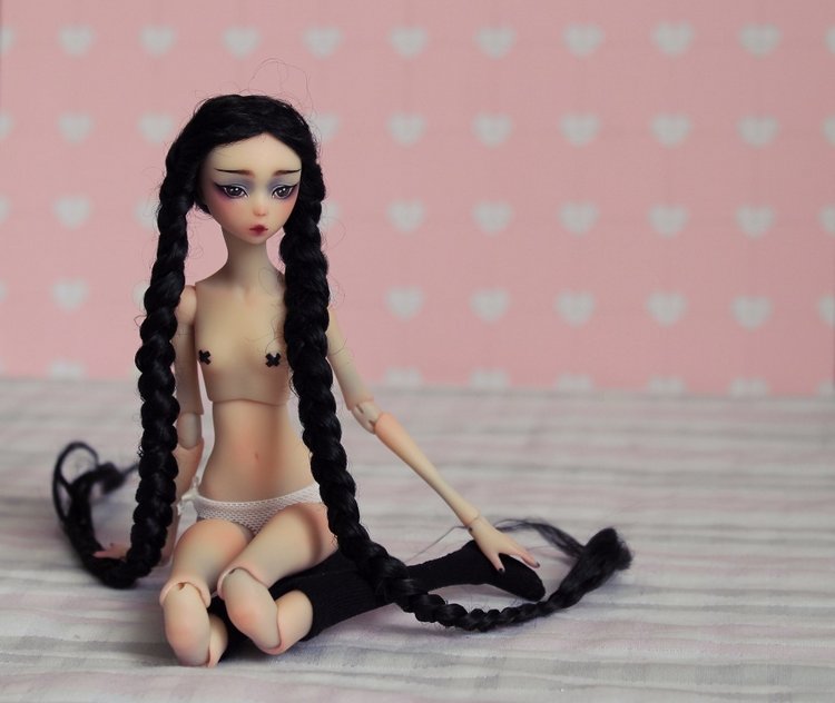 Снова 2 девочки, совершенно разные. Фея и японская школьница