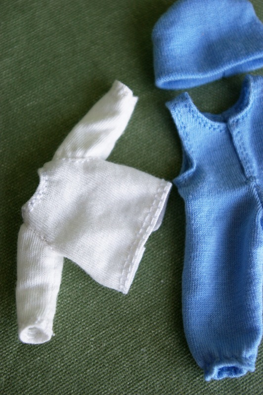 Новые костюмчики для маленький BJD (фото 5)