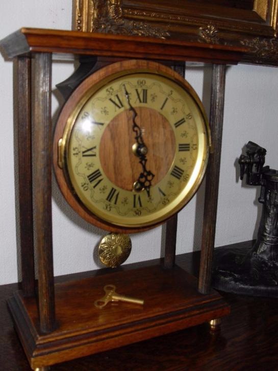 Старинные часы еще идут. Коллекция старинных часов - часть вторая (фото 6)