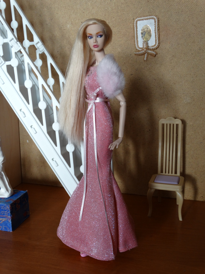 Капроновое безумие. Поппи в вечерних платьях