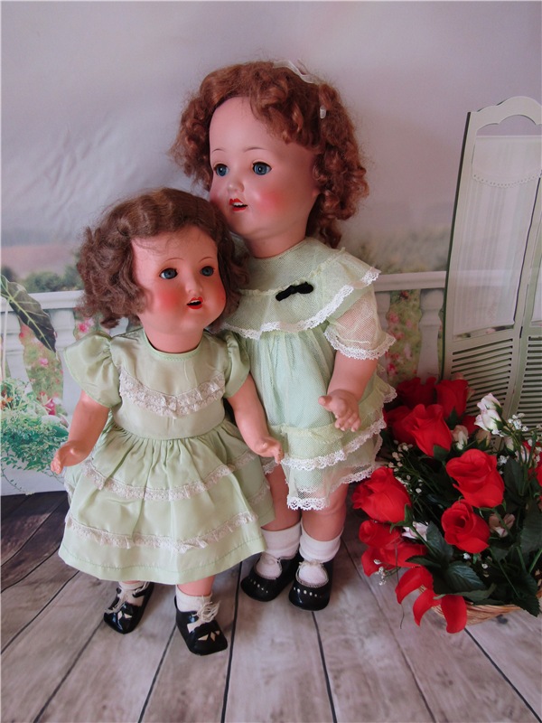 Две куклы Sonnenberg - две сестры. Этюд в салатовых тонах