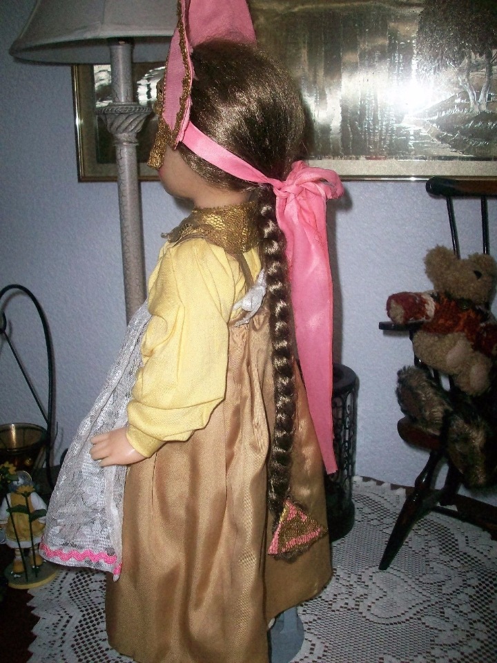 Фабрика 8 марта и серия "Куклы в старинных костюмах русских губерний"